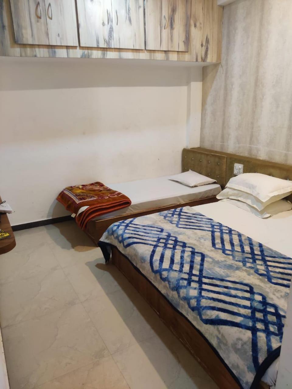 Hotel Amritam Inn Uddzsaín Kültér fotó