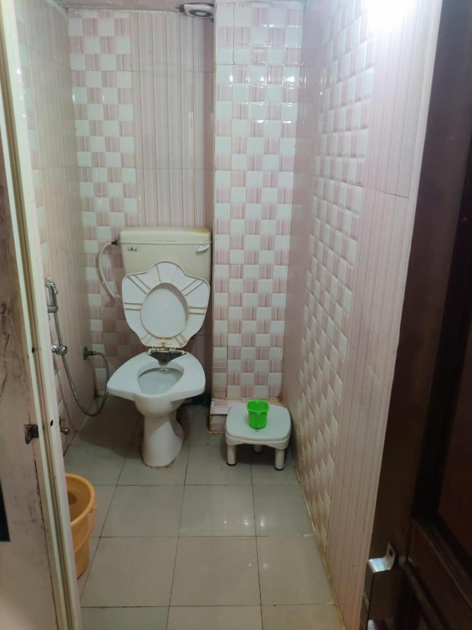 Hotel Amritam Inn Uddzsaín Kültér fotó