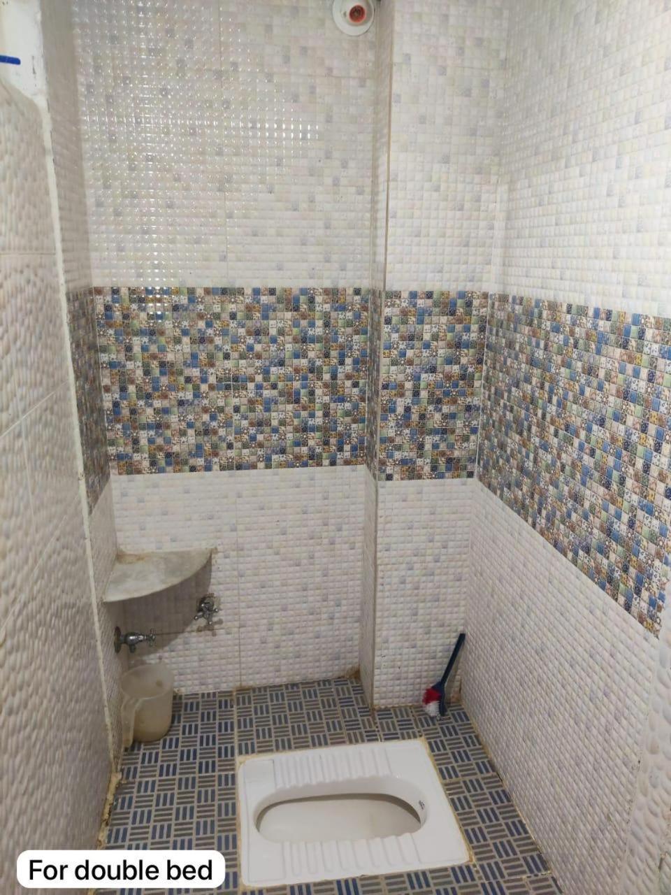 Hotel Amritam Inn Uddzsaín Kültér fotó