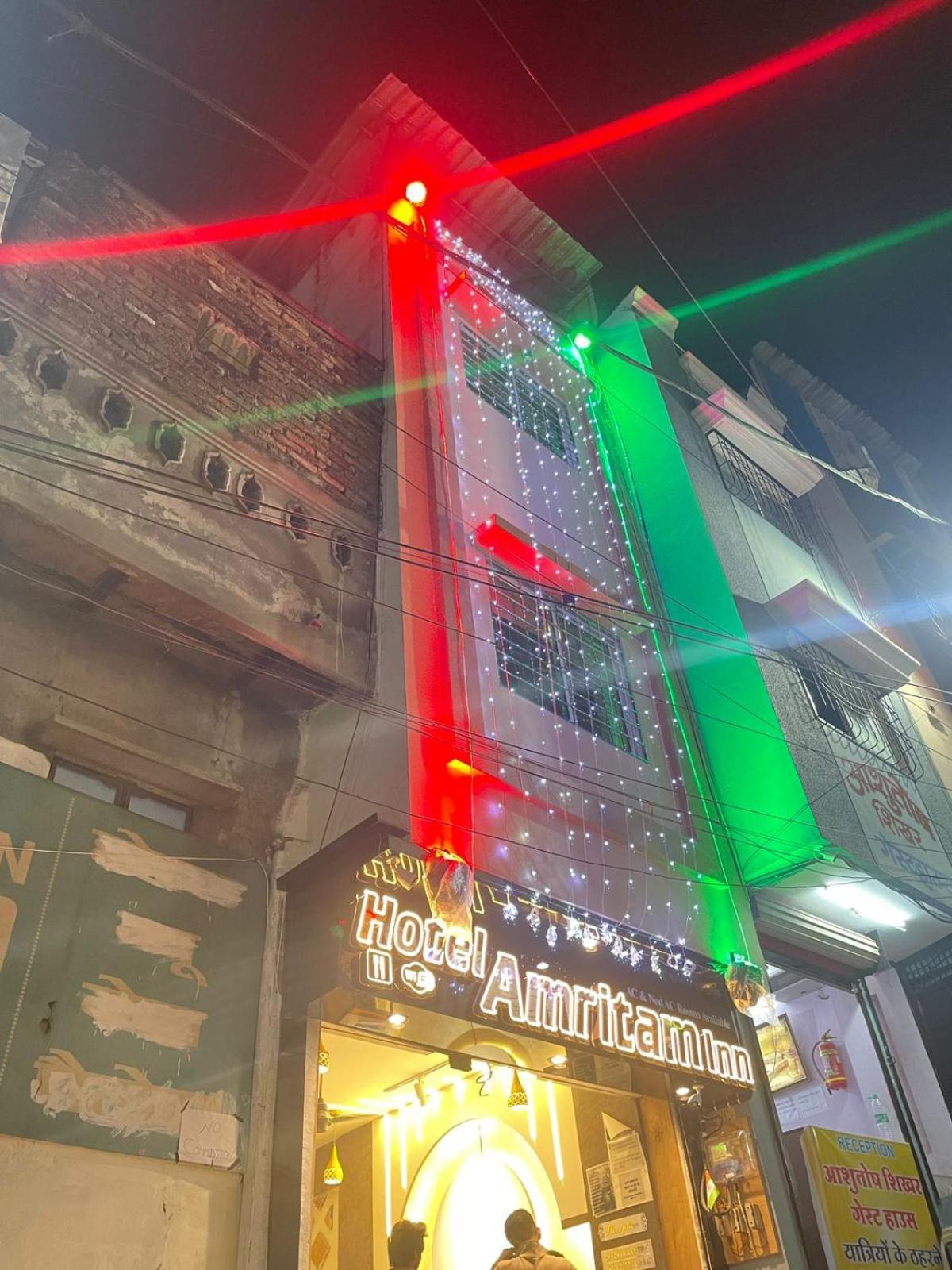 Hotel Amritam Inn Uddzsaín Kültér fotó